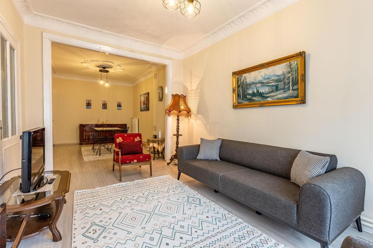 Charming Apartment Surrounded By Vibrant Attractions In Kadikoy Стамбул Экстерьер фото
